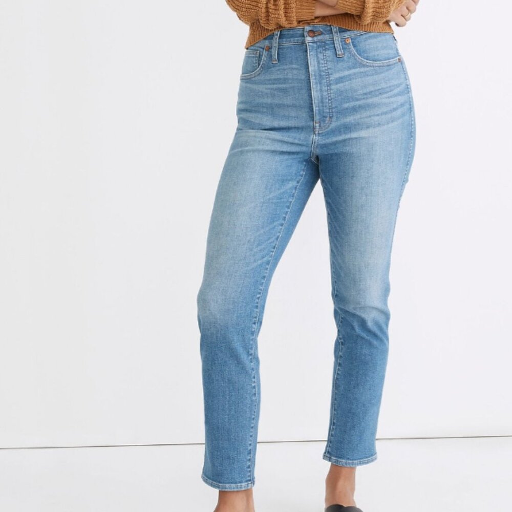 Curvy Stovepipe Jeans in Euclid Wash